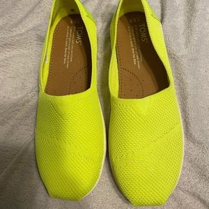 BNIB Toms Neon Yellow 3.5Y